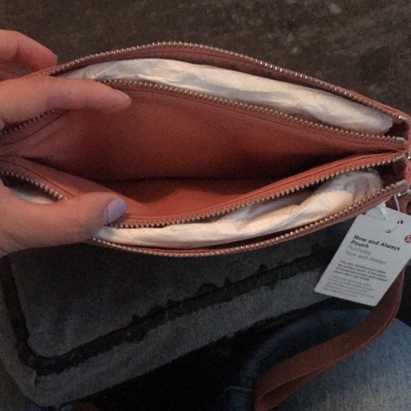 Lululemon now and always pouch - Picture 8 of 11
